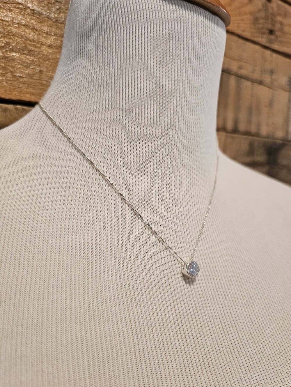Sterling Silver One Carat Mossanite Solitare Pendant Necklace In A Bezel Setting - Picture 4 of 8